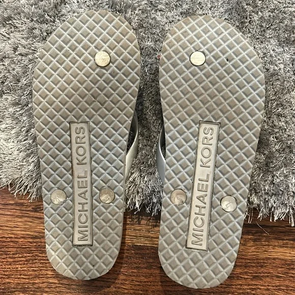 Michael Kors women’s flip-flops - Picture 10 of 10